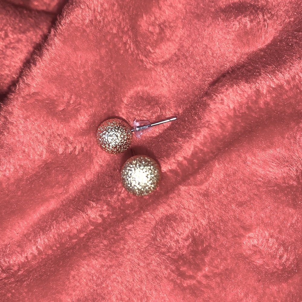 8mm Texture Gold Stud Errings